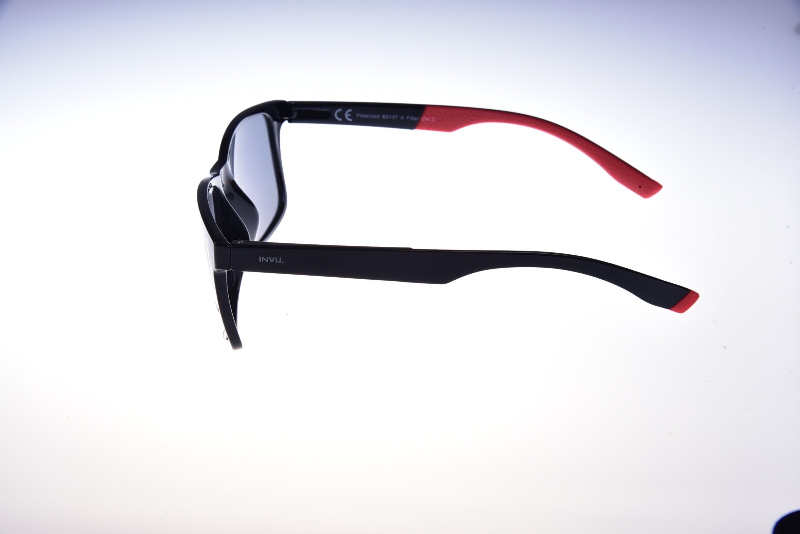 INVU. Basic B2137A - Pánske slnečné okuliare